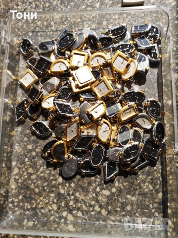 100 бр. часовници има позлатени