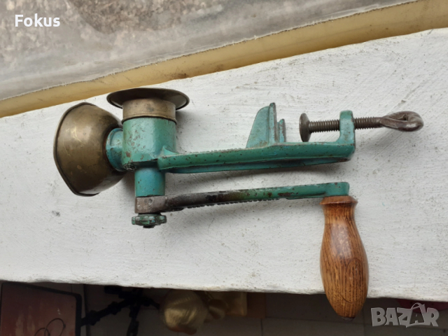 Стара колекционерска мелничка за подправки