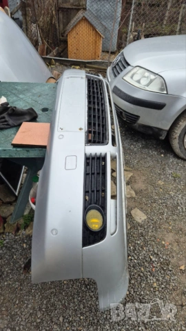 сива предна броня LY7W с парктроник Ауди А4 Б6 Audi A4 B6 siva predna bronq s parktronik, снимка 2 - Части - 52044895