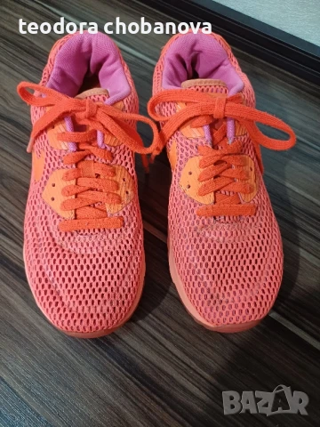 Nike Air Max Neon, снимка 2 - Маратонки - 50773468