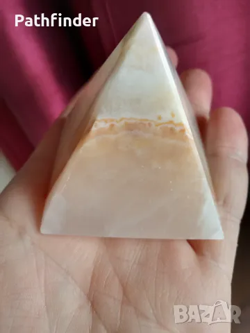 Пирамида от естествен мраморен оникс, снимка 6 - Статуетки - 47981904