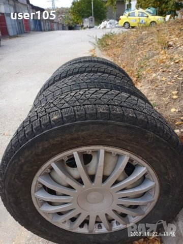 4 бр. зимни гуми Bridgestone 215/65/16, снимка 1 - Гуми и джанти - 42673079