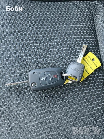 Hyundai ix35 2.0 CRDI, снимка 13 - Автомобили и джипове - 53748956