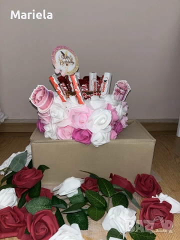 Торта с рози и шоколади