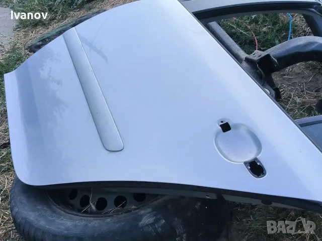 Задна лява врата за Голф 5 Volkswagen Golf 5 LA7W, снимка 2 - Части - 56236986
