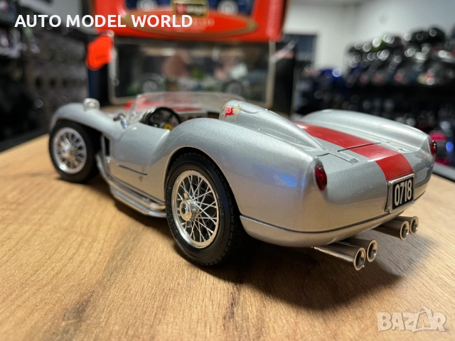 BBURAGO метална колекционерски модел FERARRI 250 TESTAROSSA 1:18, снимка 3 - Колекции - 52795146