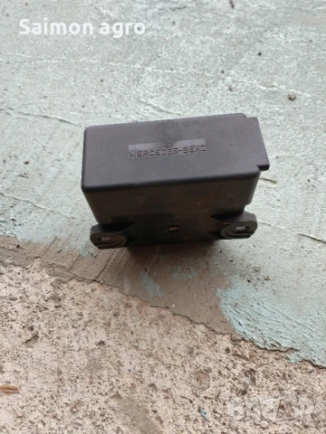 Реле потгревни свещи за Мерцедес C250 W202 , снимка 2 - Части - 51052174