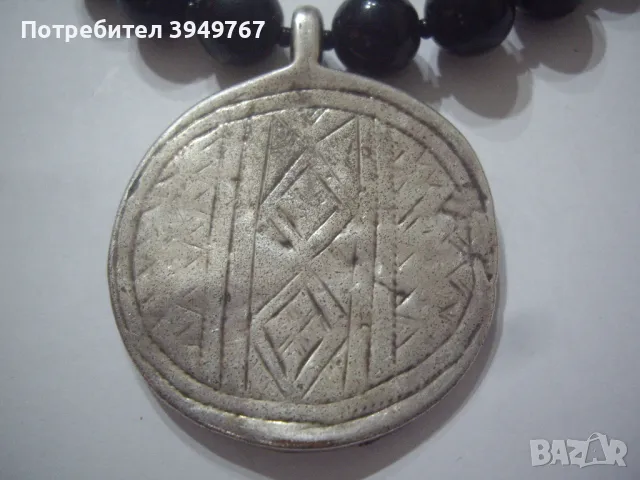 Стара интересна огърлица., снимка 2 - Колиета, медальони, синджири - 49623113