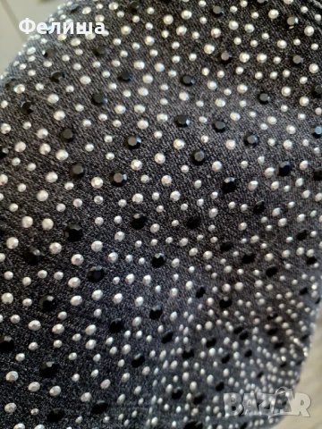 Диамантени Блестящи Тъмно Сиви Дънки с Фасетирани Сребристи и Черни Камъчета, снимка 10 - Дънки - 51006666