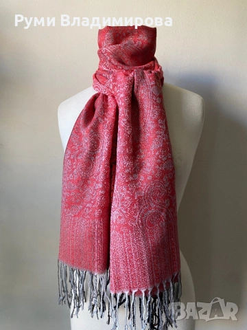 Червен шал от 100 % кашмир, снимка 4 - Шалове - 53778937