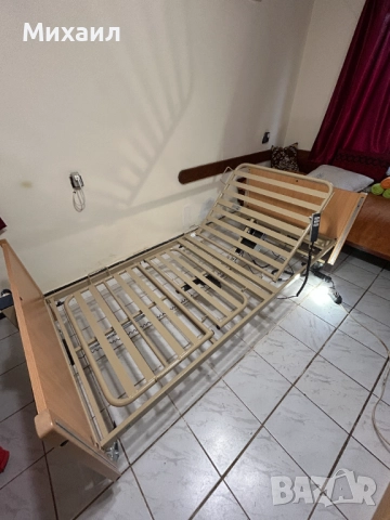 Електрическо болнично легло с актидекубитален матрак