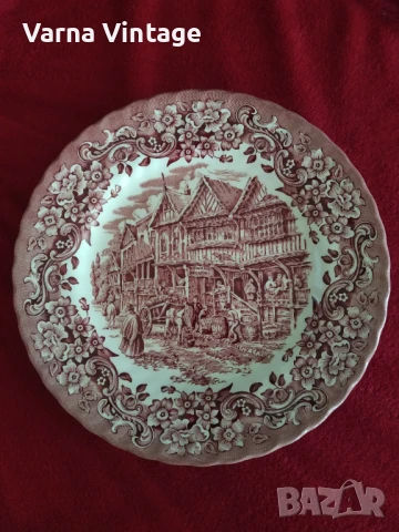 Колекционерска порцеланова чиния Royal Tudor Ware червена. Barker Bros. Ltd Англия.
