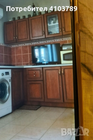 Продавам кухненски шкафове 