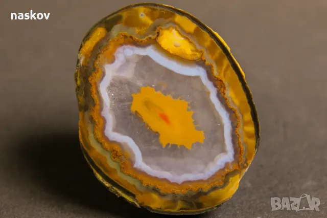 Кристали ванадинит, флуорит, цитрин, ахат, пирит, лепидолит, розов кварц, калцит, яспис, снимка 12 - Колекции - 27739617