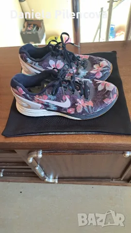 Маратонки Nike 38 номер, снимка 4 - Маратонки - 55961344