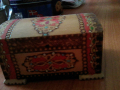 Българска дървена кутия за бижута сувенир, снимка 1 - Антикварни и старинни предмети - 36347929