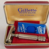 Самобръсначка GILLETTE SAFETY RAZOR Made IN ENGLAND От-60 години По Случай Коронясването на Кралица , снимка 2 - Антикварни и старинни предмети - 41659929