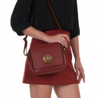 Естествена кожа, червена дамска чанта за рамо марка Giulia, снимка 3 - Чанти - 18841670