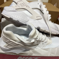 Дамски маратонки Nike Huarache, снимка 2 - Маратонки - 44635535