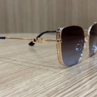 Слънчеви очила Valentino, снимка 6 - Слънчеви и диоптрични очила - 44529852