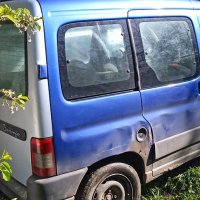 На части Citroen Berlingo 1.9D 2005г, снимка 4 - Автомобили и джипове - 40677432