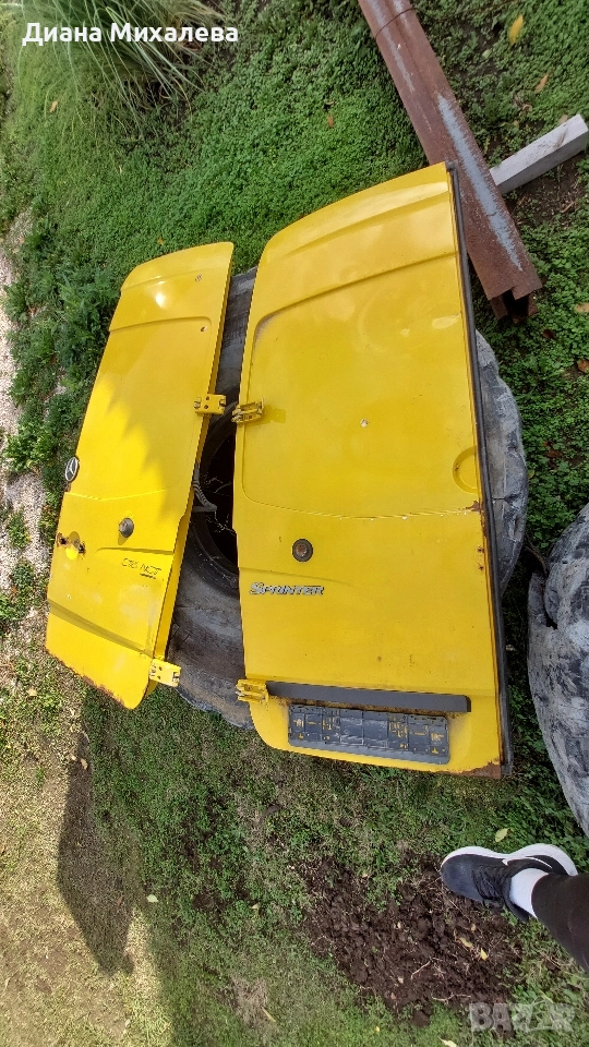 задни врати на бус, снимка 1