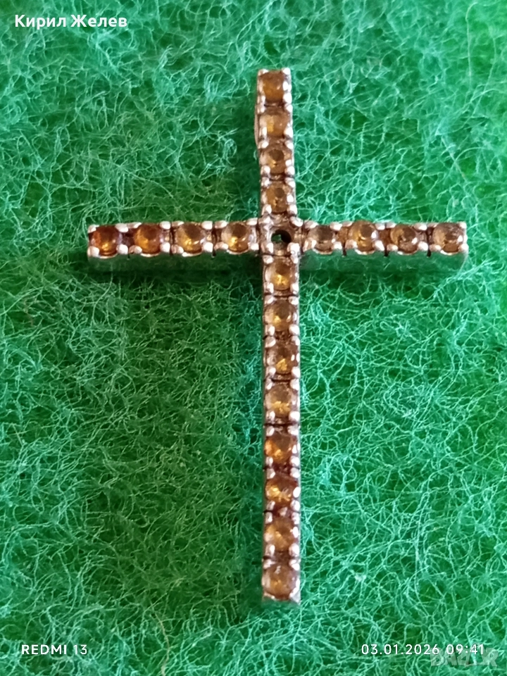 Класически сребърен кръст с равномерно разположени малки фасетирани кристали ЦИТРИН 39217, снимка 1