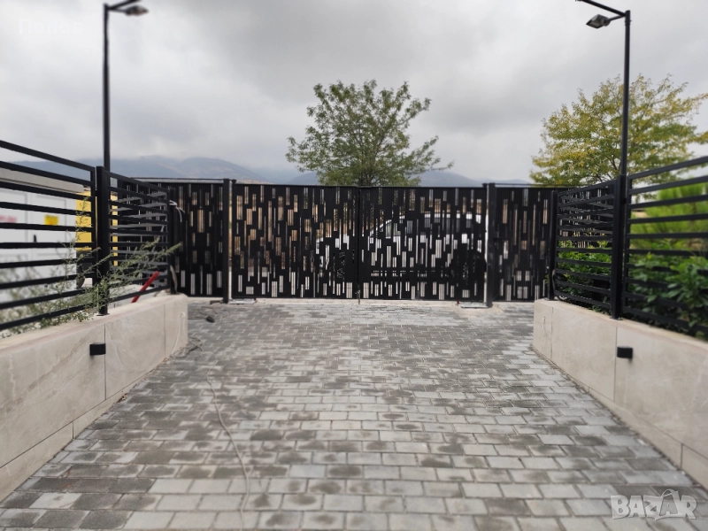 Продавам метална дизайнерска портална врата, снимка 1