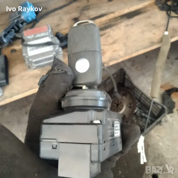 Контактен ключ и гълтач ,  VW Touareg 3.0 TDI 225 конски сили 3D0 905 865 E., снимка 1