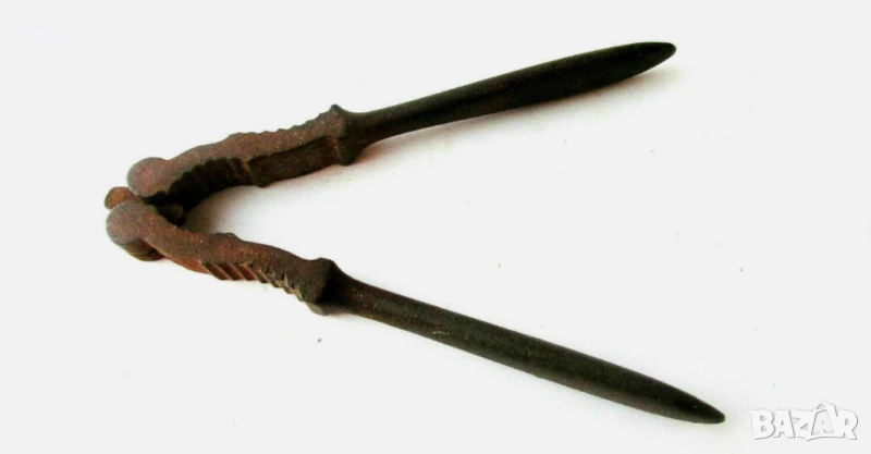 Антична метална лешникотрошачка – Рядка колекционерска вещ, снимка 1