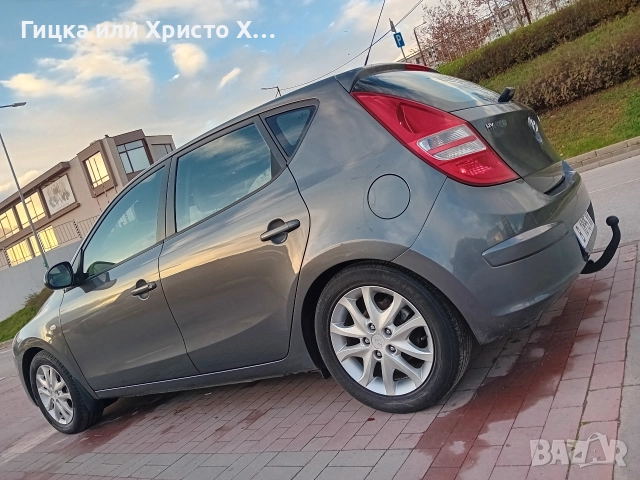 Hyundai i30 1.6i 126kc Exclusive , снимка 5 - Автомобили и джипове - 52839611