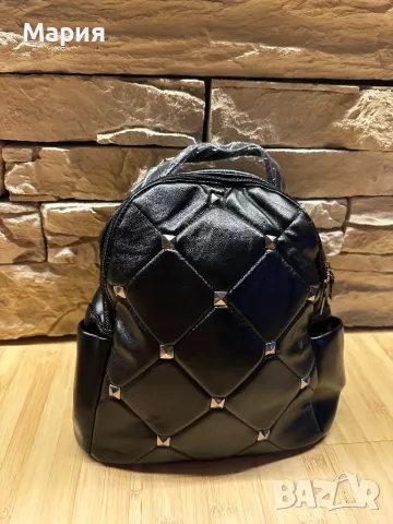 Дамска черна кожена раница, снимка 2 - Раници - 47350582