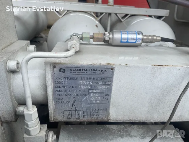 Хидравлична акумулаторна станция Olaer – 12x 25L бутилки (300L общо) – 210 Bar, снимка 2 - Други машини и части - 55798979