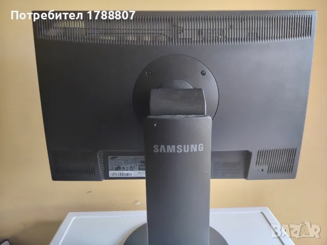 Монитор Samsung, снимка 4 - Монитори - 55950559