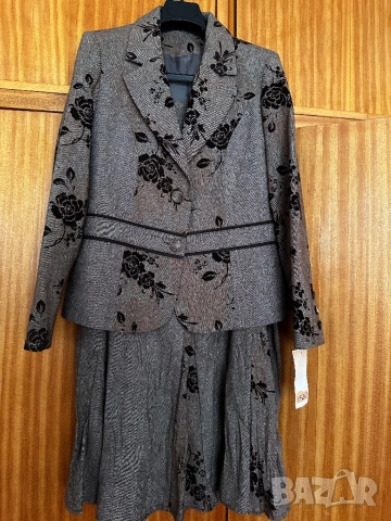 Кафяв вълнен костюм, снимка 2 - Костюми - 52095989