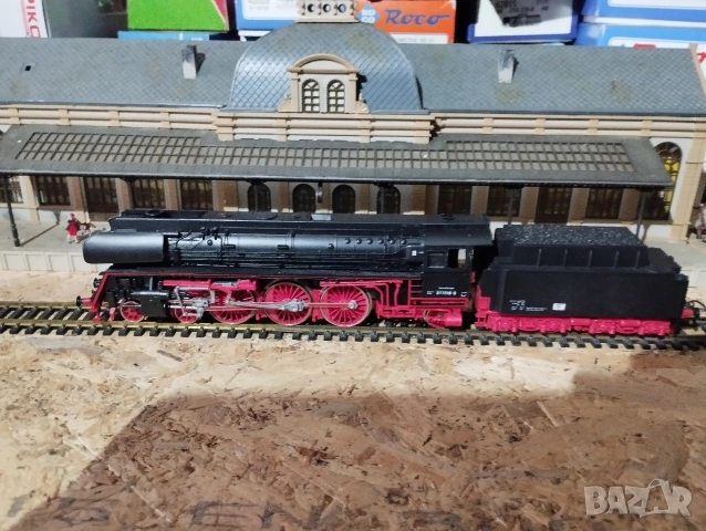 Парен локомотив Piko BR01⁵ + три вагона HO 1/87, снимка 7 - Колекции - 53459230