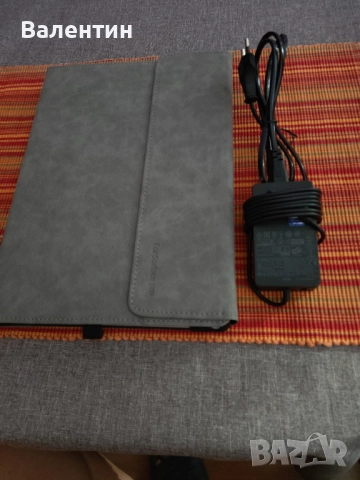 Microsoft Surface Pro 7 , i5-1035G4 CPU-8GB RAM-(128GB)SSD, Батерия на  90% (ТЪЧ НЕ РАБОТИ)