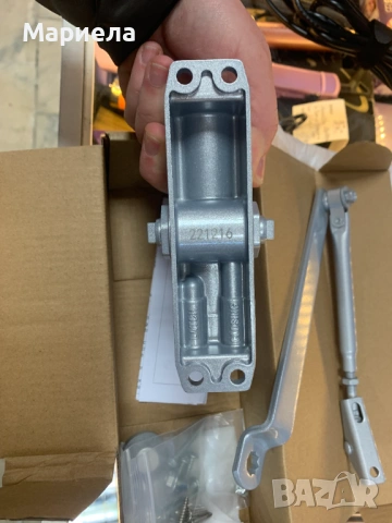 Механизъм за затваряне на врата 40/65кг.