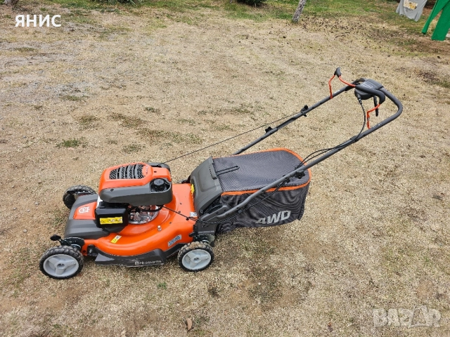 САМОХОДНА КОСАЧКА HUSQVARNA 4X4 HONDA. КАТО НОВА , снимка 4 - Градинска техника - 51840435