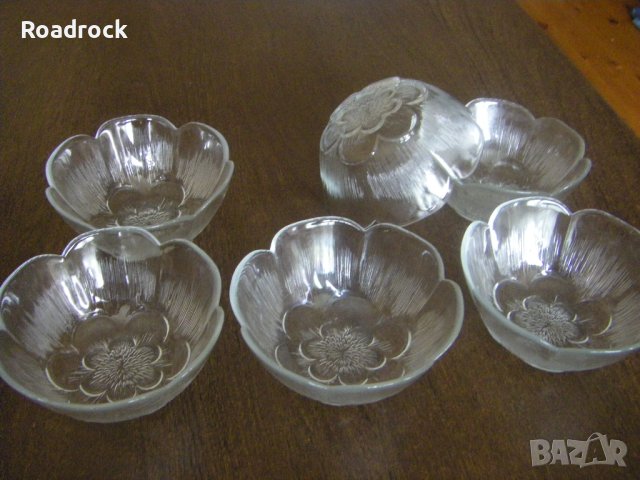 Сервиз, комплект купички от стъкло - НОВИ, снимка 1 - Сервизи - 41740234