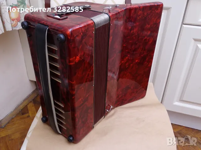 Акордеон Велтмайстер Гигантили 80 баса, снимка 5 - Акордеони - 48116655