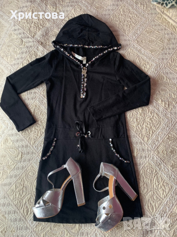 Рокля с качулка