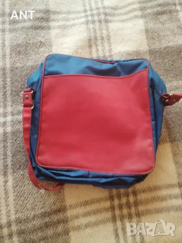 Ученическа чанта от 90-те, снимка 3 - Чанти - 47648443