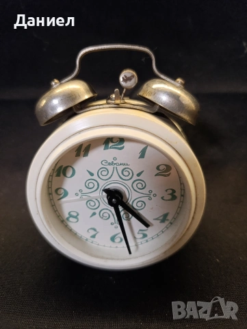 Съветски будилник Севани, снимка 2 - Антикварни и старинни предмети - 53303770