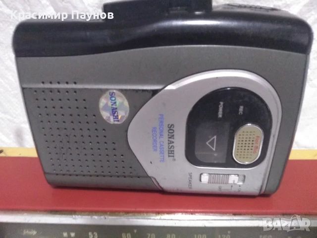 Радио ,,SHARP ,,и записващ уокмен ,,SONASHI,, made in Japan.,, За части . Двете за 40 лв., снимка 2 - Радиокасетофони, транзистори - 50564736
