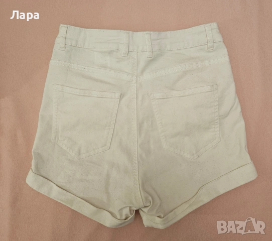 Ярко бели къси панталонки с висока талия H&M, снимка 3 - Къси панталони и бермуди - 53826710
