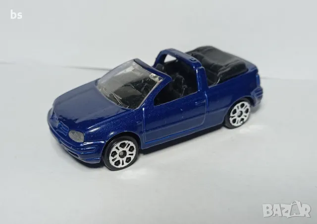 Maisto VW Golf GTI Cabrio 1:64, снимка 2 - Колекции - 47385014