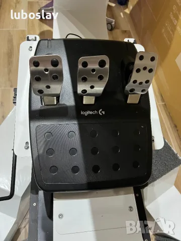 Logitech G27 Волан + Педали, снимка 2 - Джойстици и геймпадове - 56214923