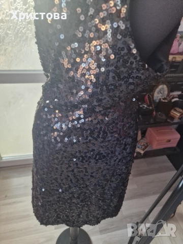 Черна рокля с пайети - М размер - 20,00лв., снимка 5 - Рокли - 52337315