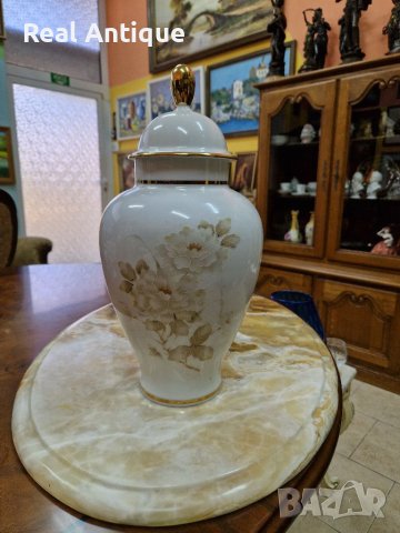 Прекрасна голяма антикварна немска порцеланова ваза Bavaria 
